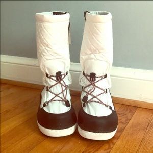 Hunter Quilted Women’s White Snow Boots